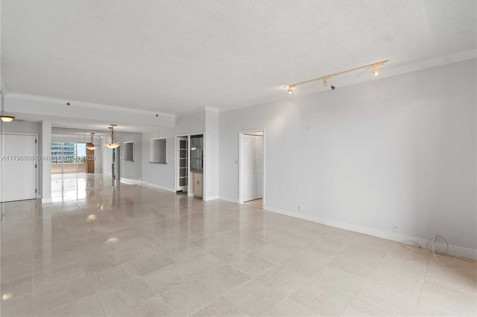 Small Image of 201 CRANDON BLVD #633, Key Biscayne Number 14