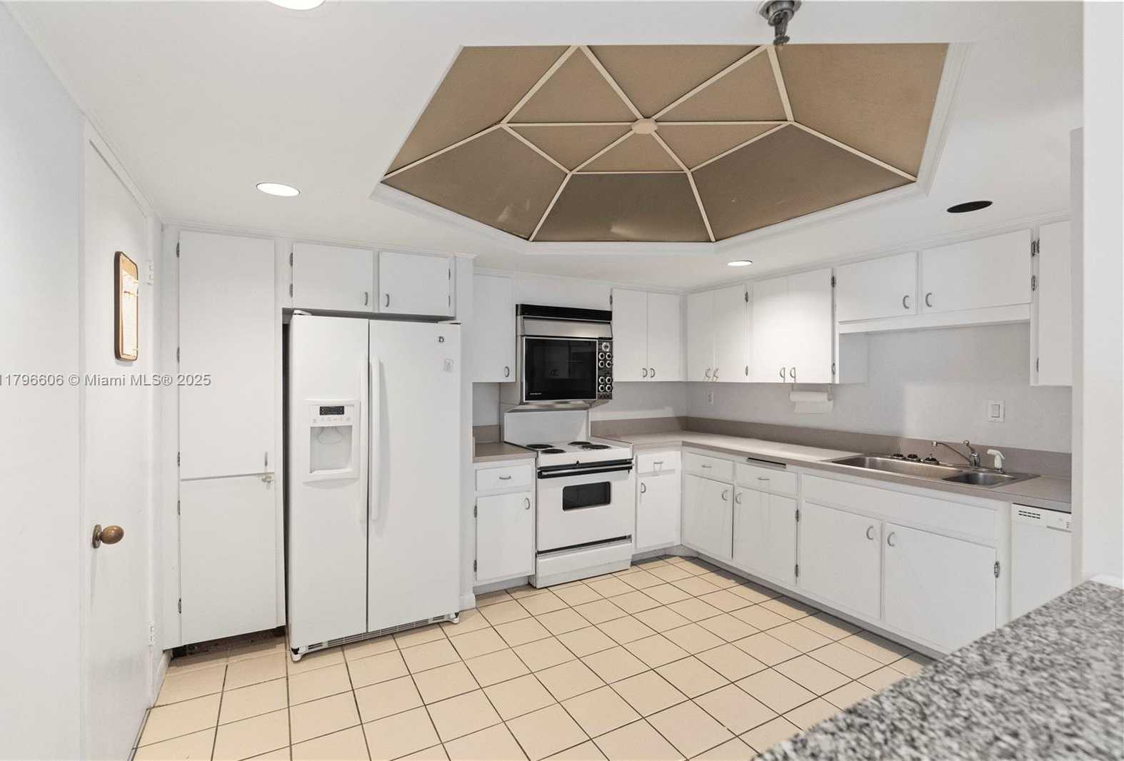 Small Image of 201 CRANDON BLVD #633, Key Biscayne Number 18