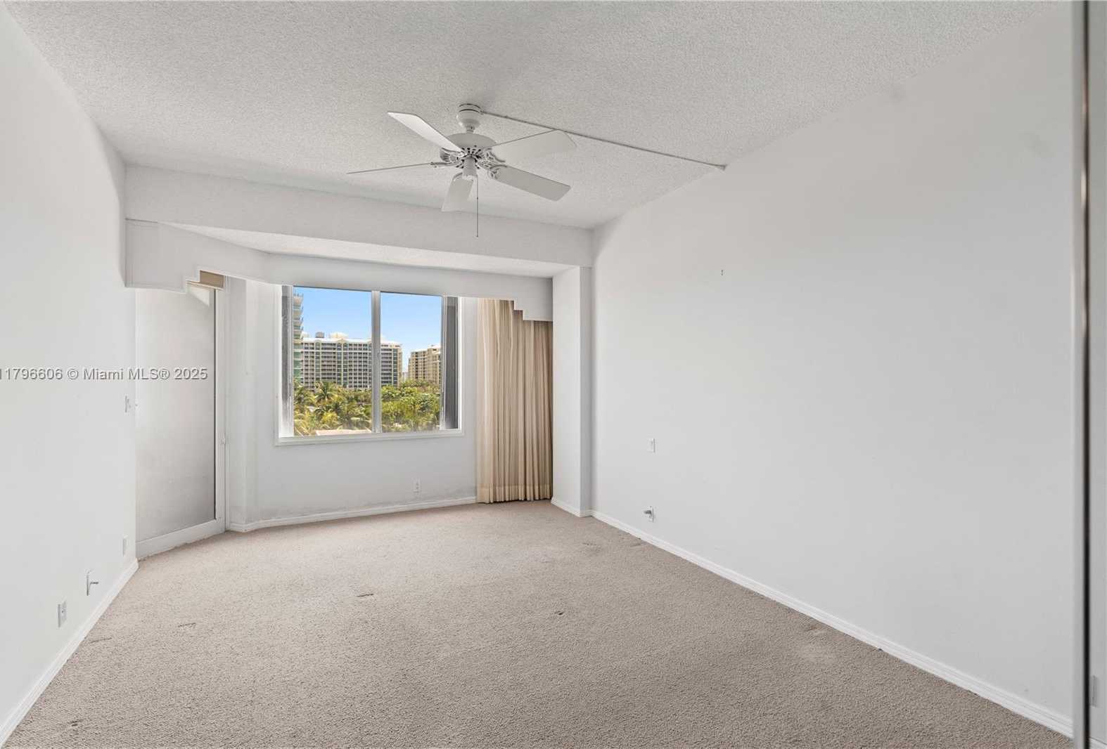 Small Image of 201 CRANDON BLVD #633, Key Biscayne Number 21