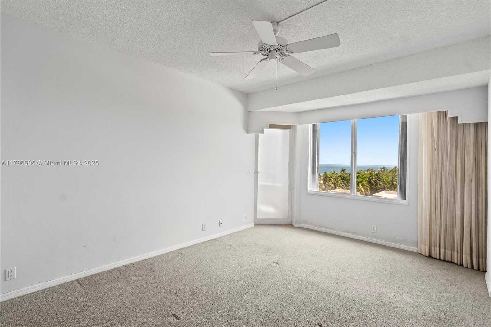 Small Image of 201 CRANDON BLVD #633, Key Biscayne Number 24