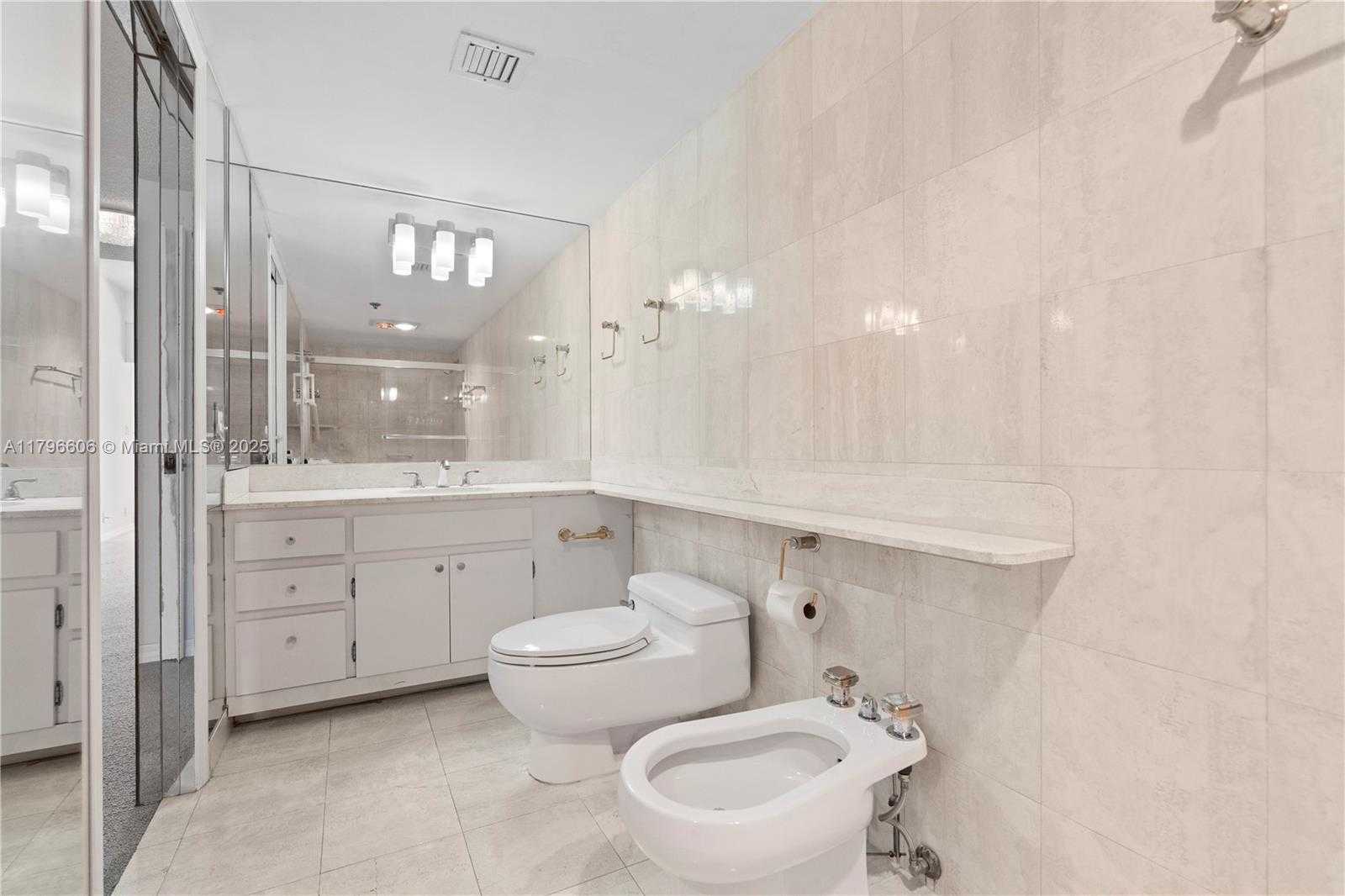 Small Image of 201 CRANDON BLVD #633, Key Biscayne Number 31