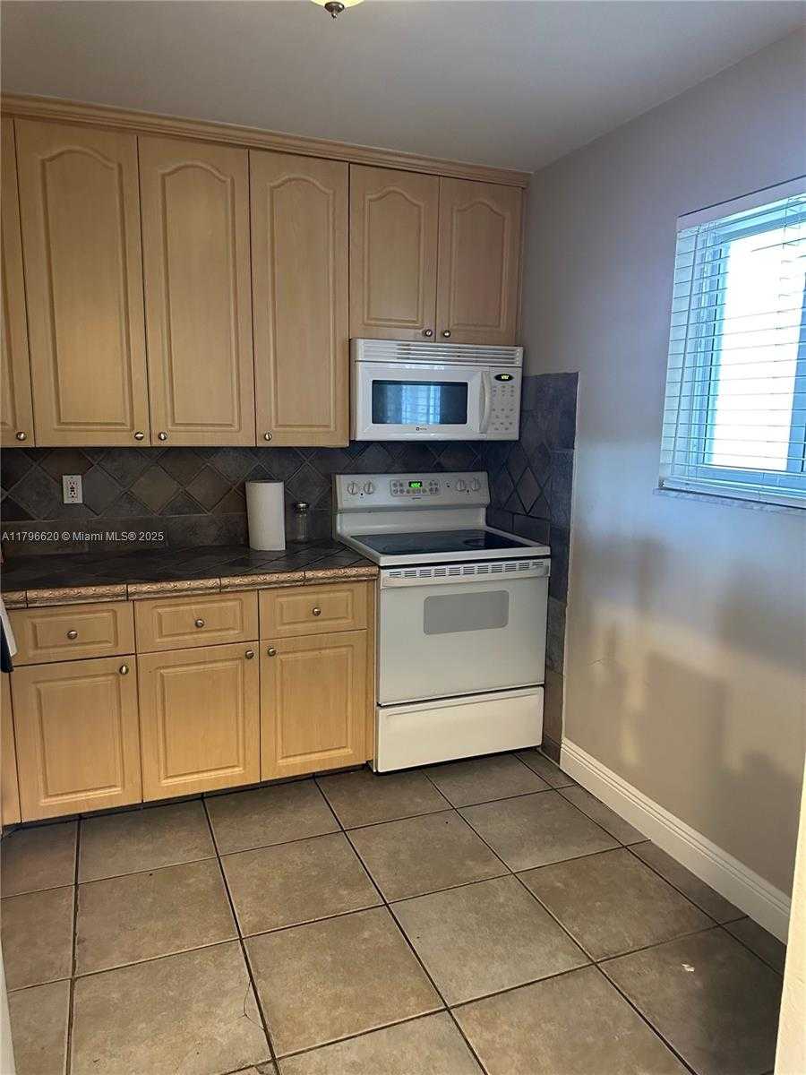 Small Image of 7701 CAMINO REAL #A-401, Miami Number 8