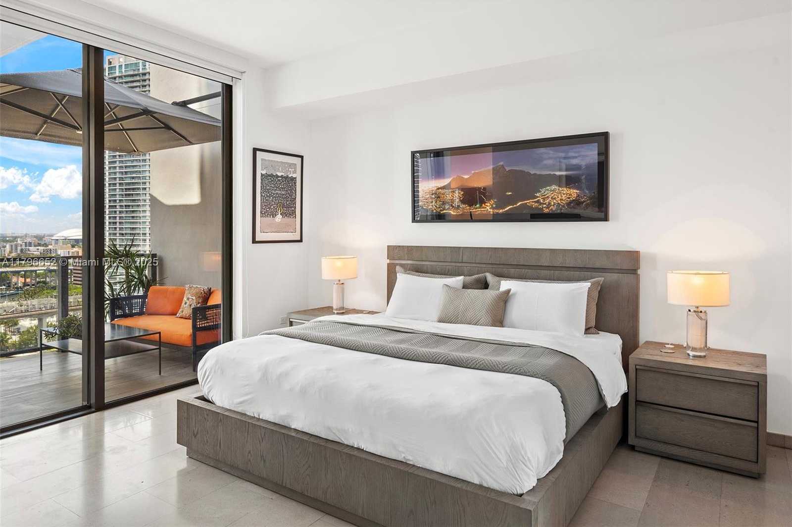 Small Image of 68 SOUTH EAST 6TH ST #1708, Miami Number 14