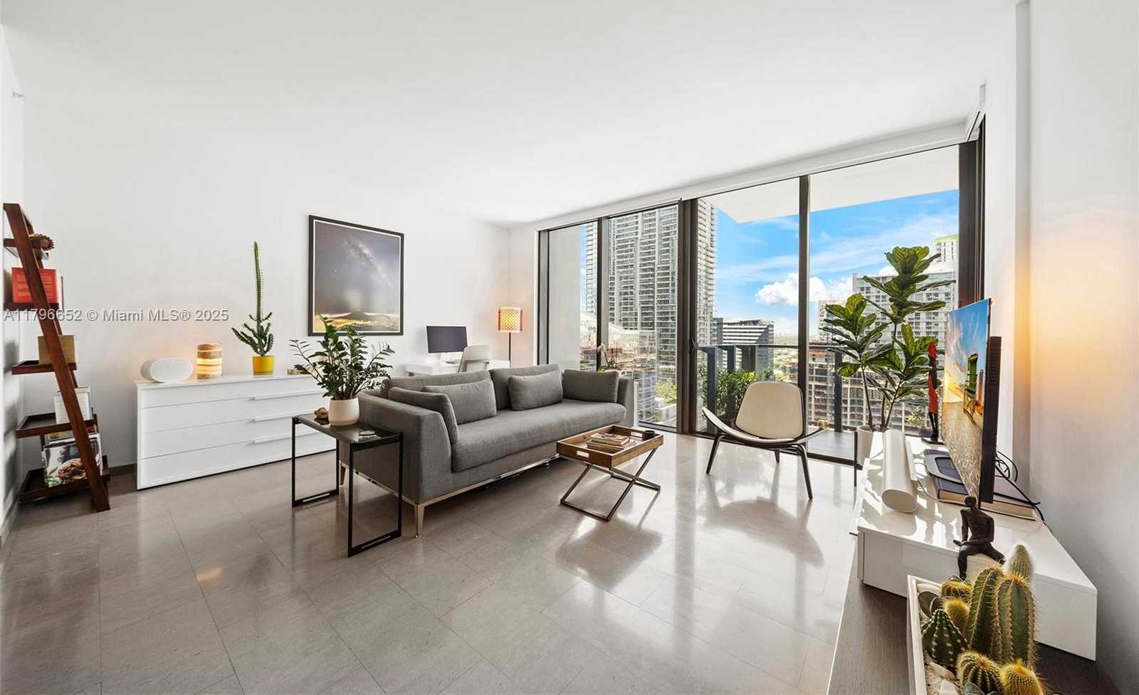 Small Image of 68 SOUTH EAST 6TH ST #1708, Miami Number 2