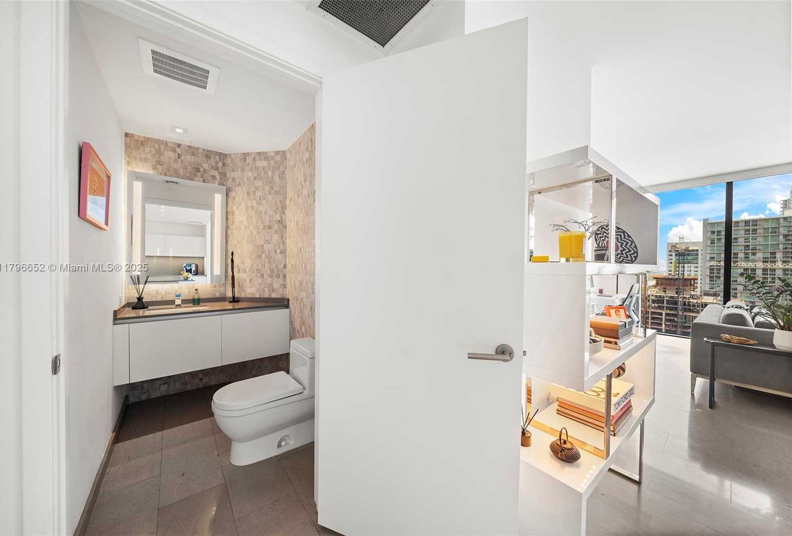 Small Image of 68 SOUTH EAST 6TH ST #1708, Miami Number 21