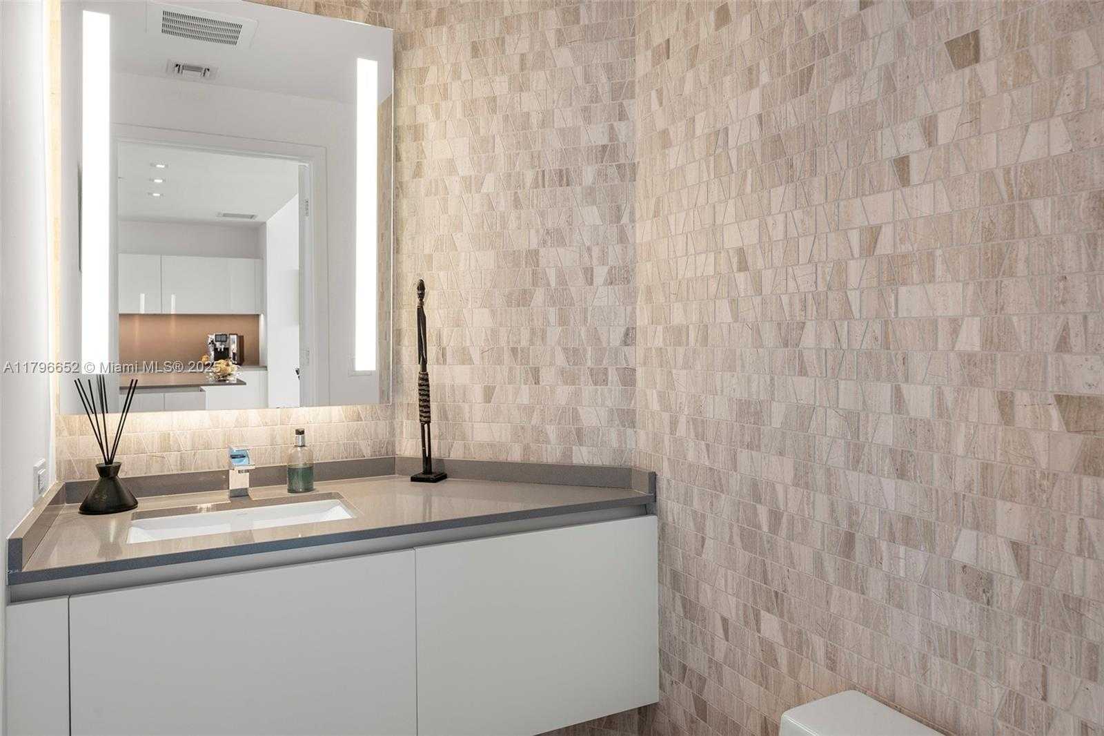 Small Image of 68 SOUTH EAST 6TH ST #1708, Miami Number 22