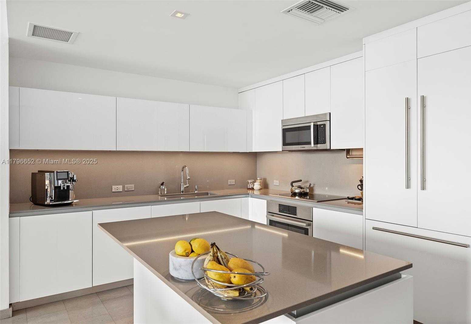 Small Image of 68 SOUTH EAST 6TH ST #1708, Miami Number 5