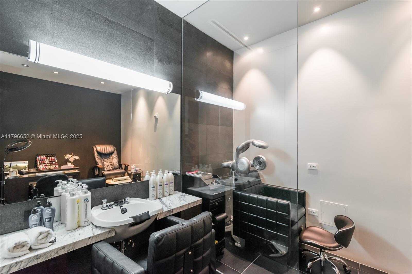 Small Image of 68 SOUTH EAST 6TH ST #1708, Miami Number 57