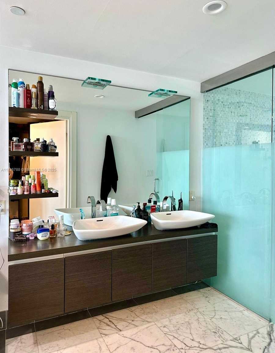Small Image of 200 SOUTH BISCAYNE BLVD #3900, Miami Number 14