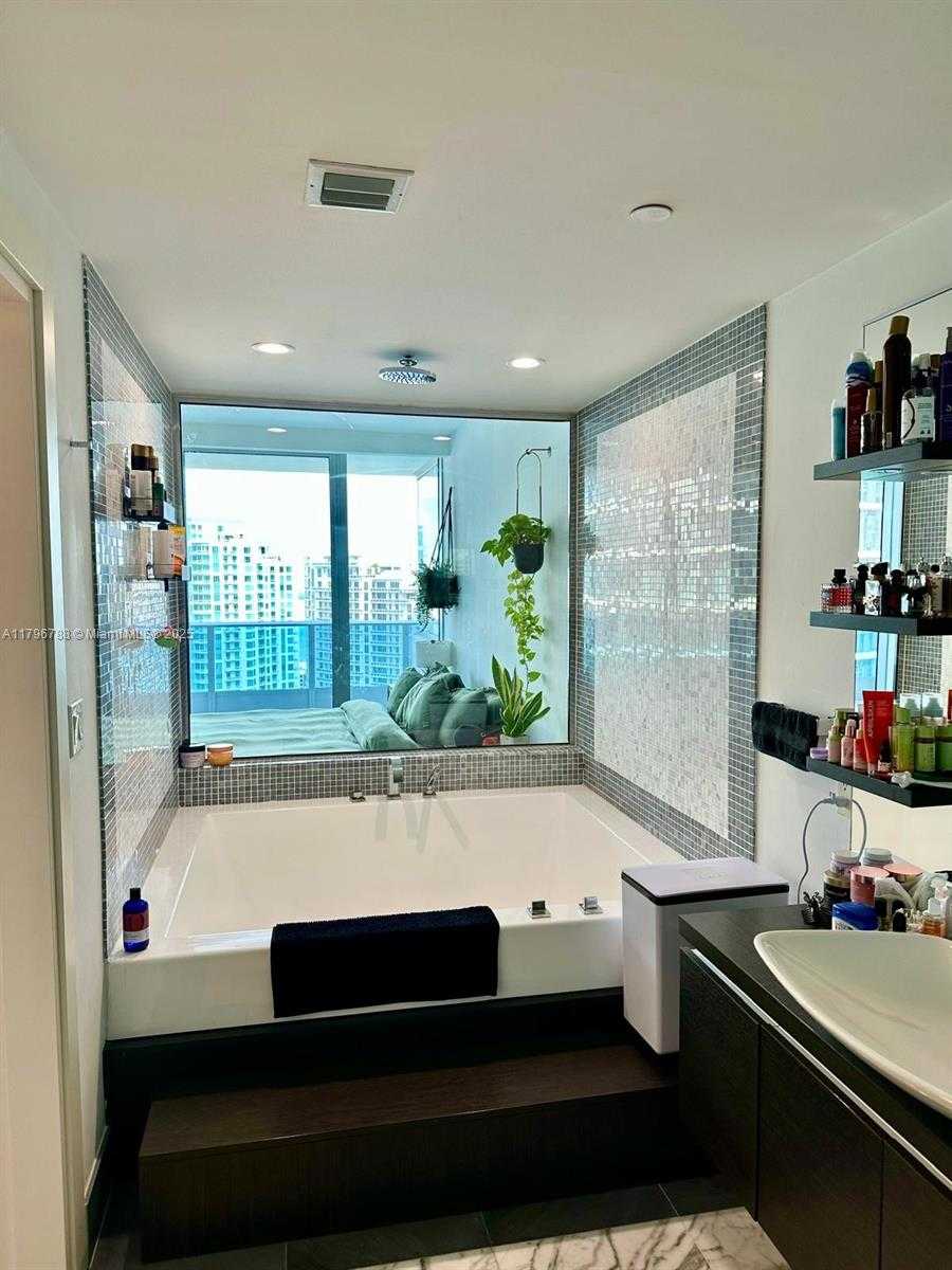 Small Image of 200 SOUTH BISCAYNE BLVD #3900, Miami Number 15