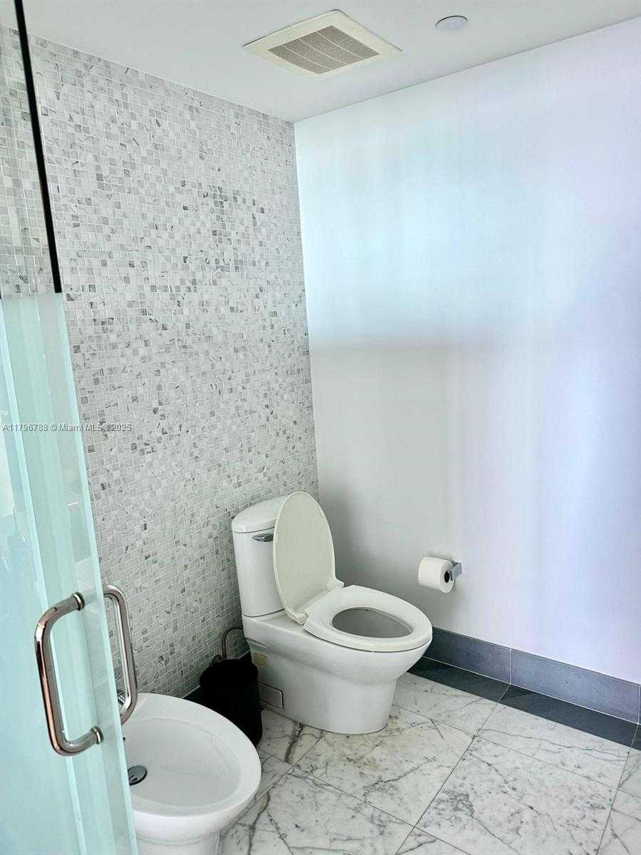 Small Image of 200 SOUTH BISCAYNE BLVD #3900, Miami Number 19