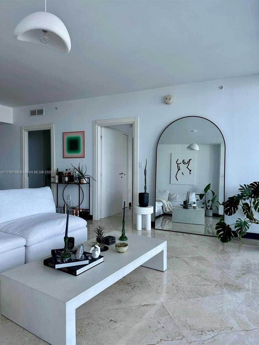Small Image of 200 SOUTH BISCAYNE BLVD #3900, Miami Number 6