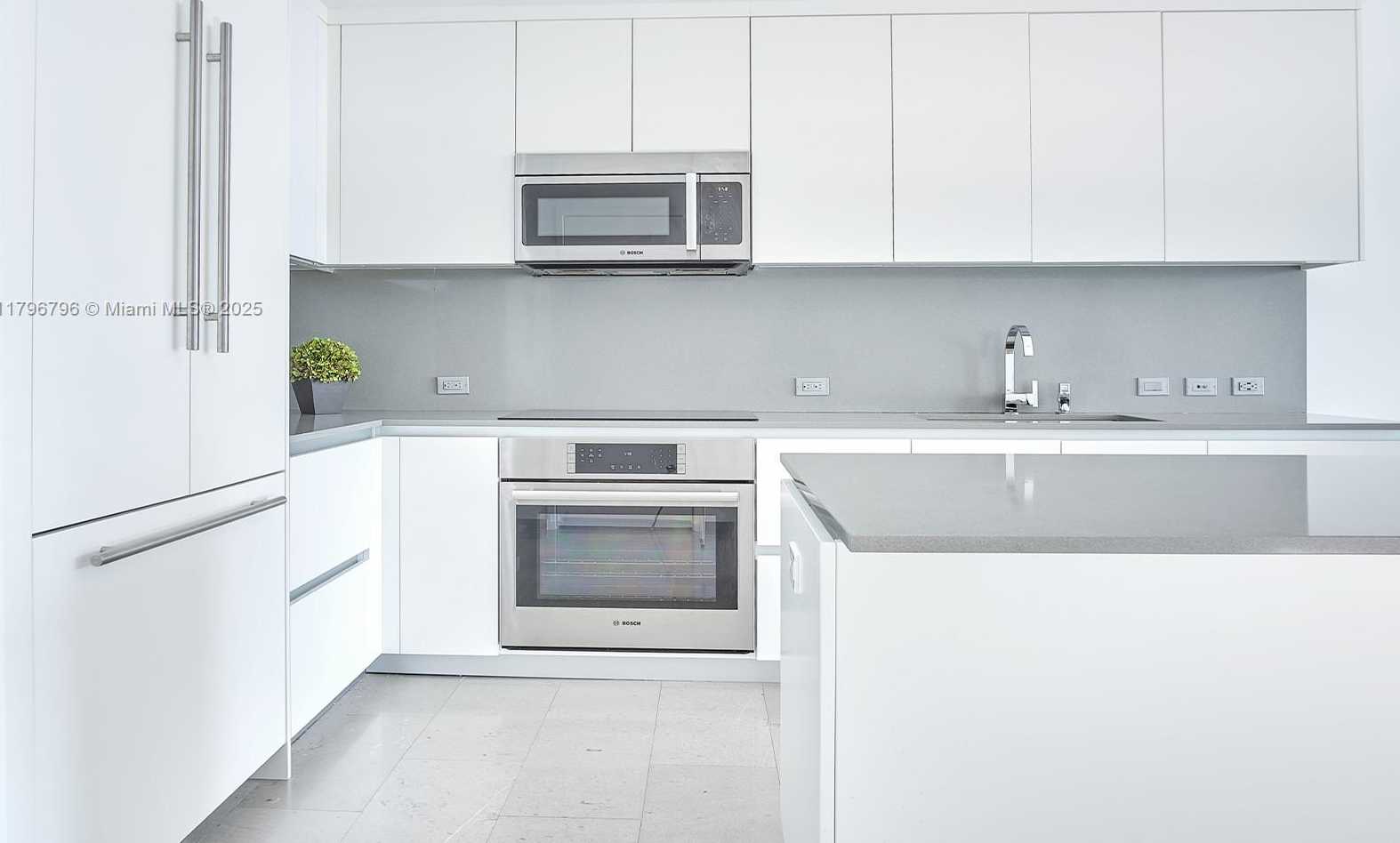 Small Image of 68 SOUTH EAST 6TH ST #3705, Miami Number 10