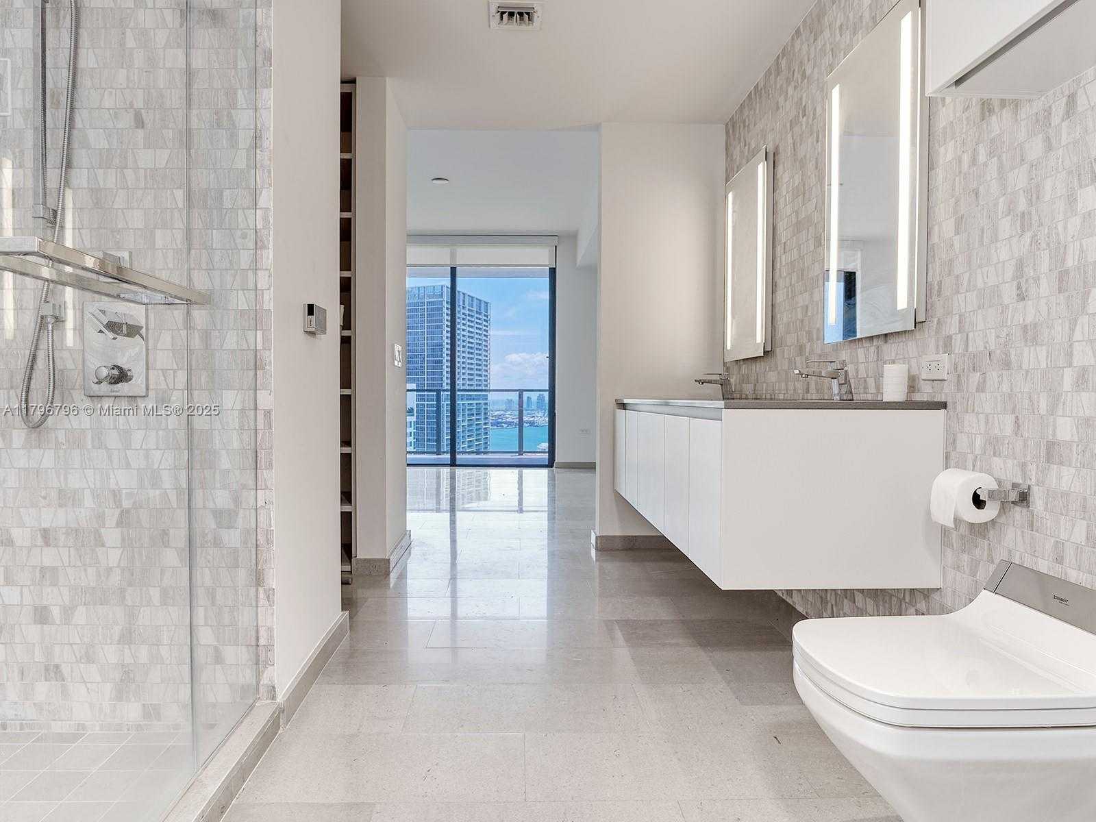 Small Image of 68 SOUTH EAST 6TH ST #3705, Miami Number 16