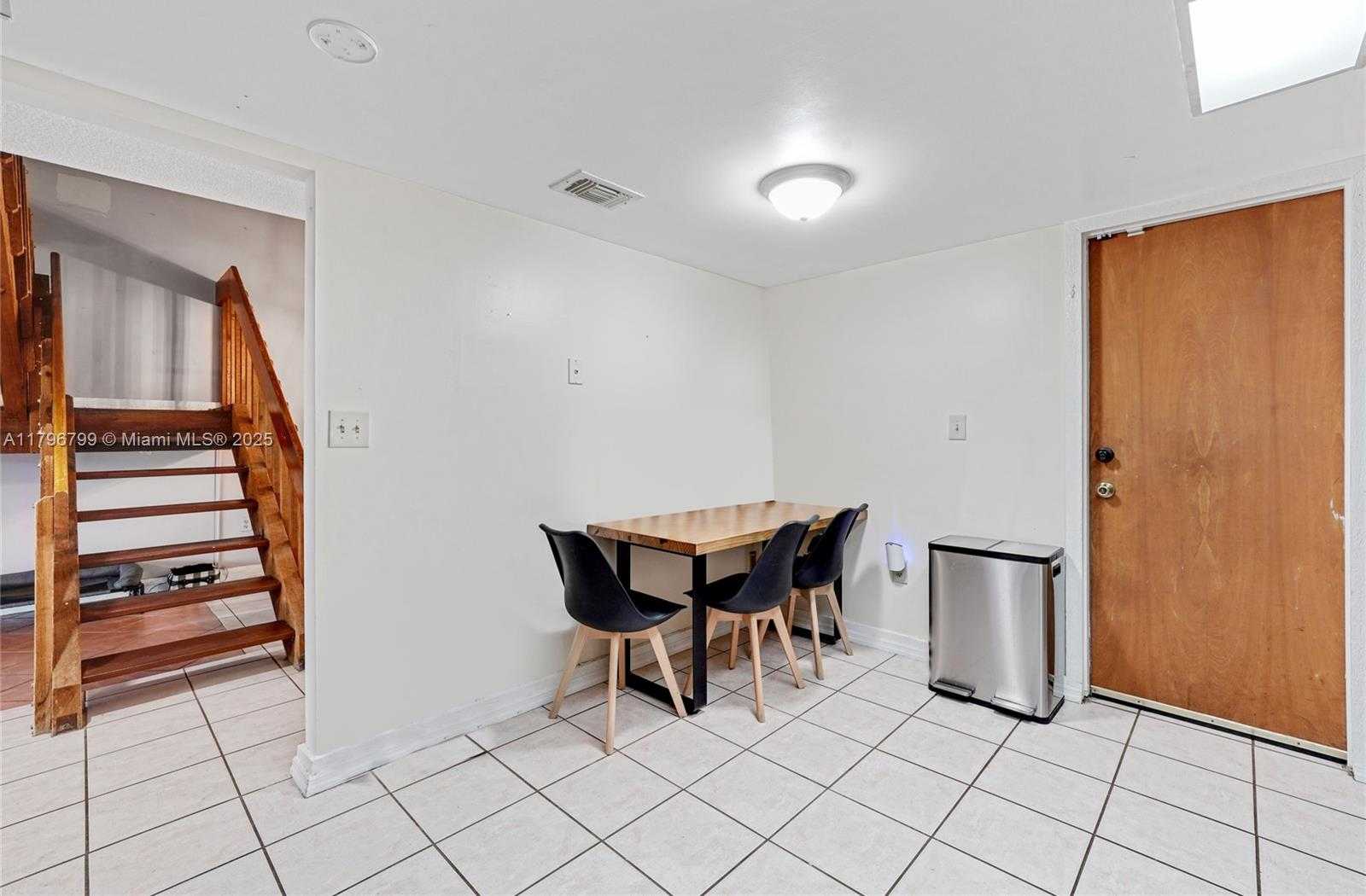 Small Image of 9885 FAIRWAY COVE LN, Plantation Number 16