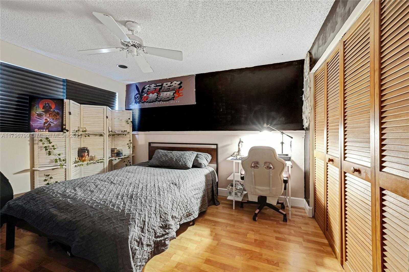 Small Image of 9885 FAIRWAY COVE LN, Plantation Number 19