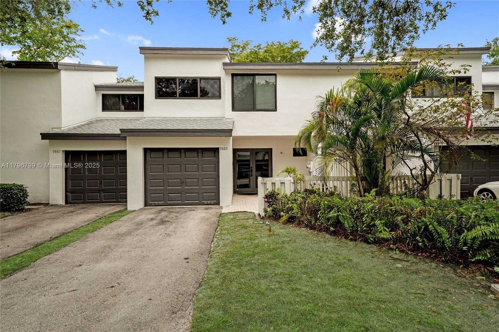 Small Image of 9885 FAIRWAY COVE LN, Plantation Number 2
