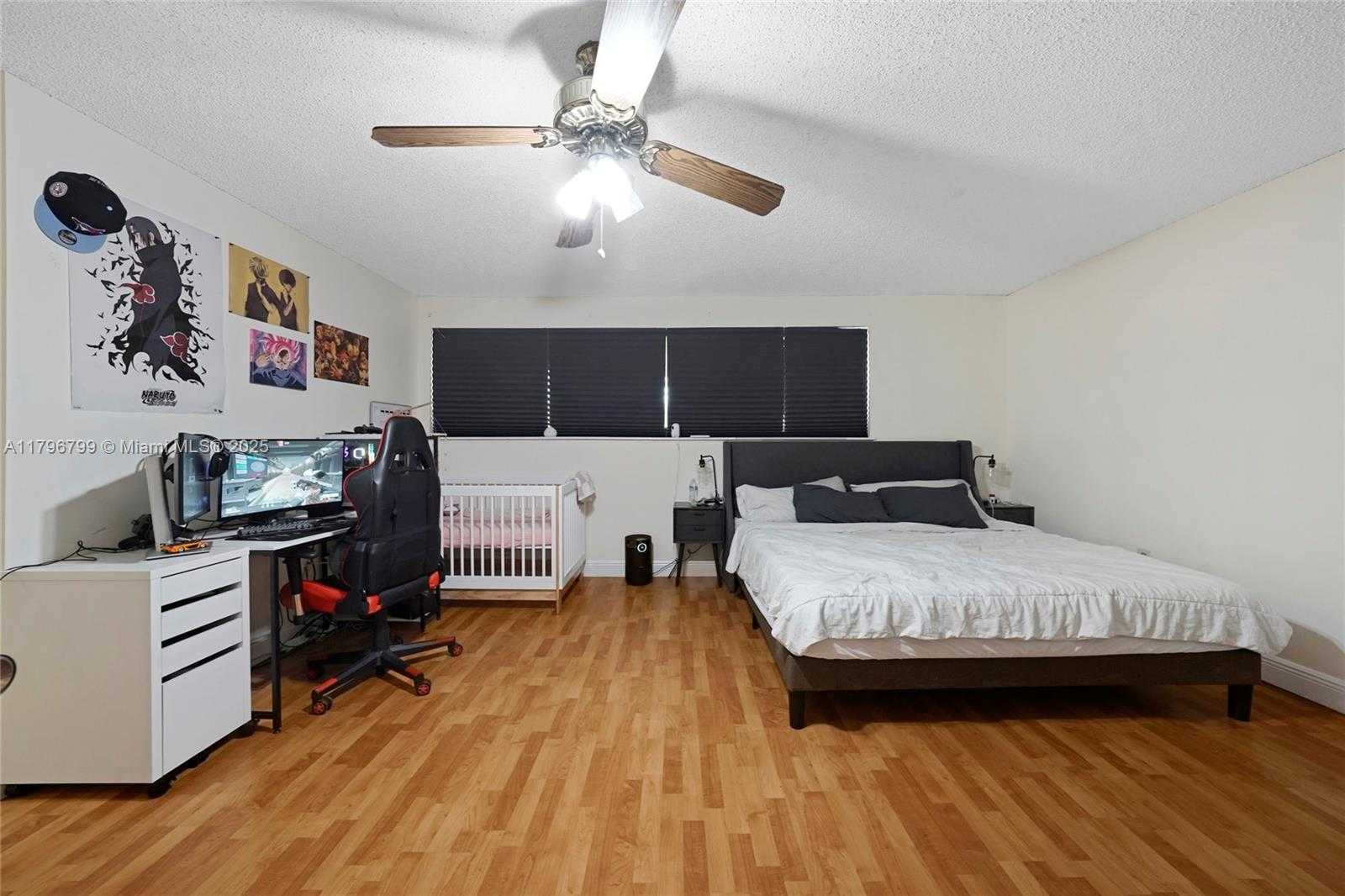 Small Image of 9885 FAIRWAY COVE LN, Plantation Number 22
