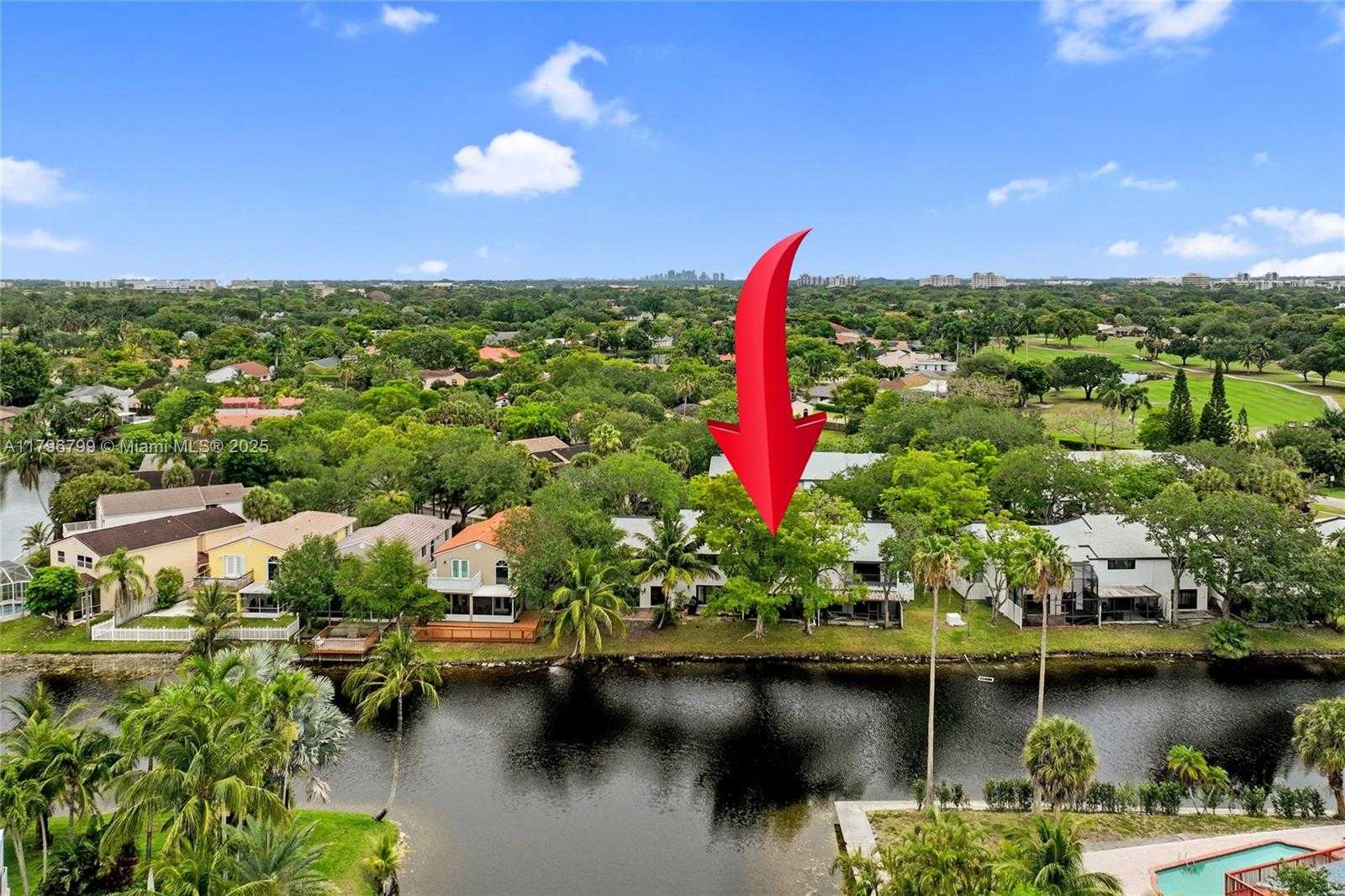 Small Image of 9885 FAIRWAY COVE LN, Plantation Number 36