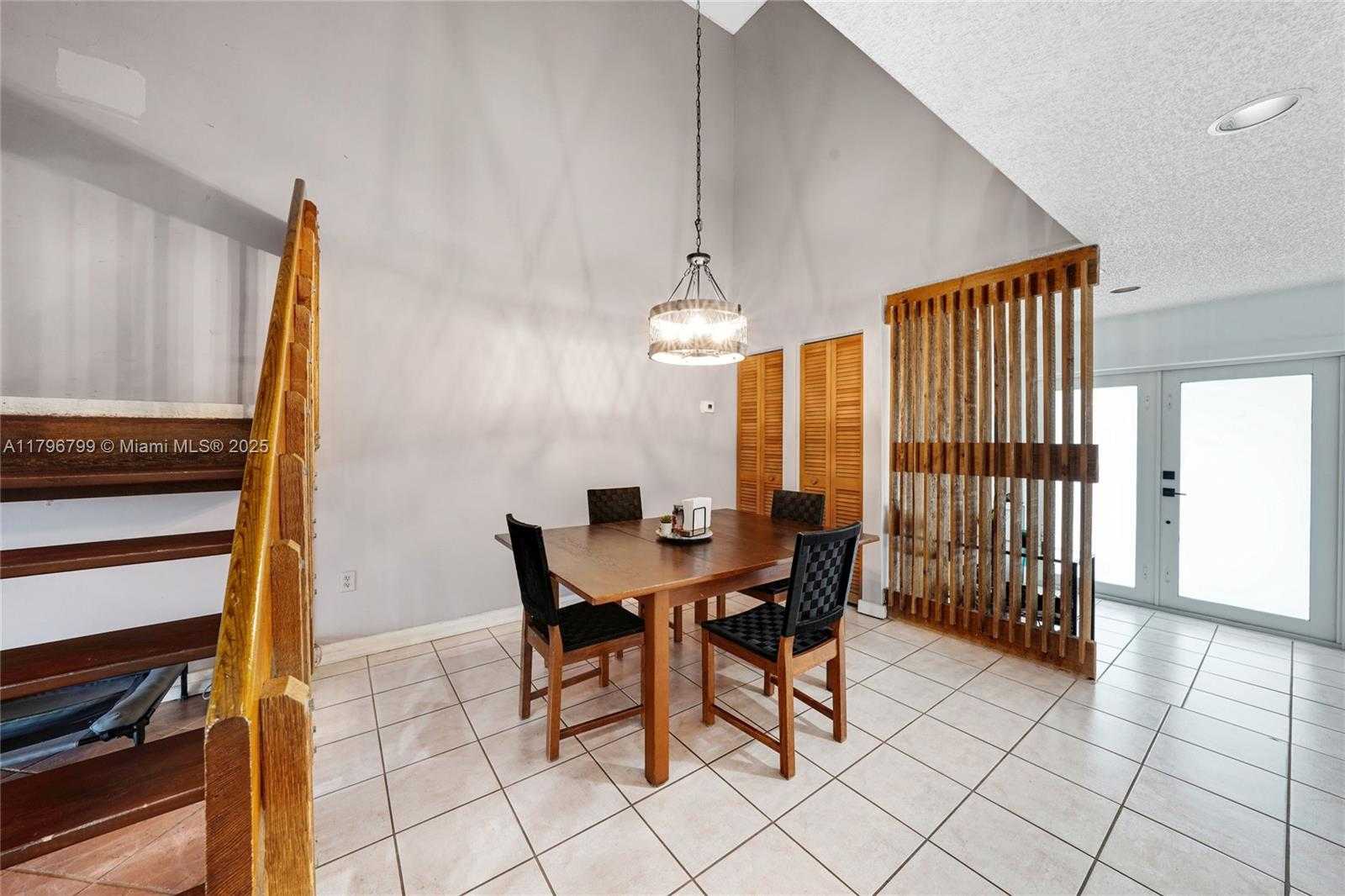 Small Image of 9885 FAIRWAY COVE LN, Plantation Number 7