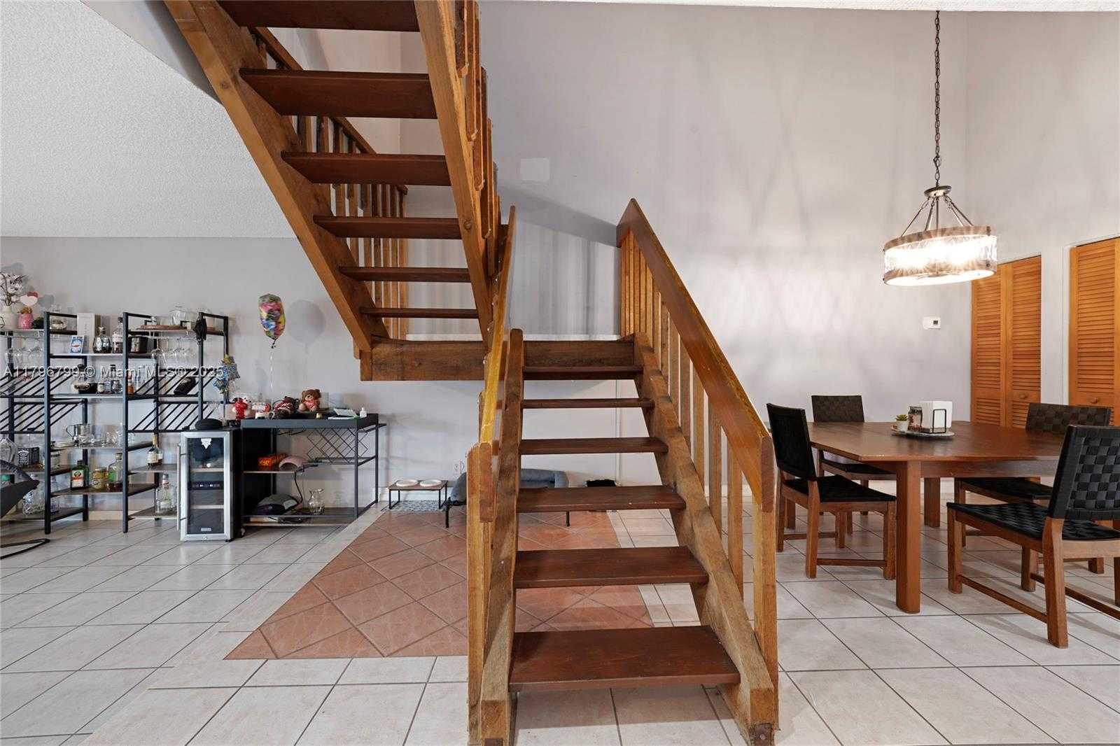 Small Image of 9885 FAIRWAY COVE LN, Plantation Number 8