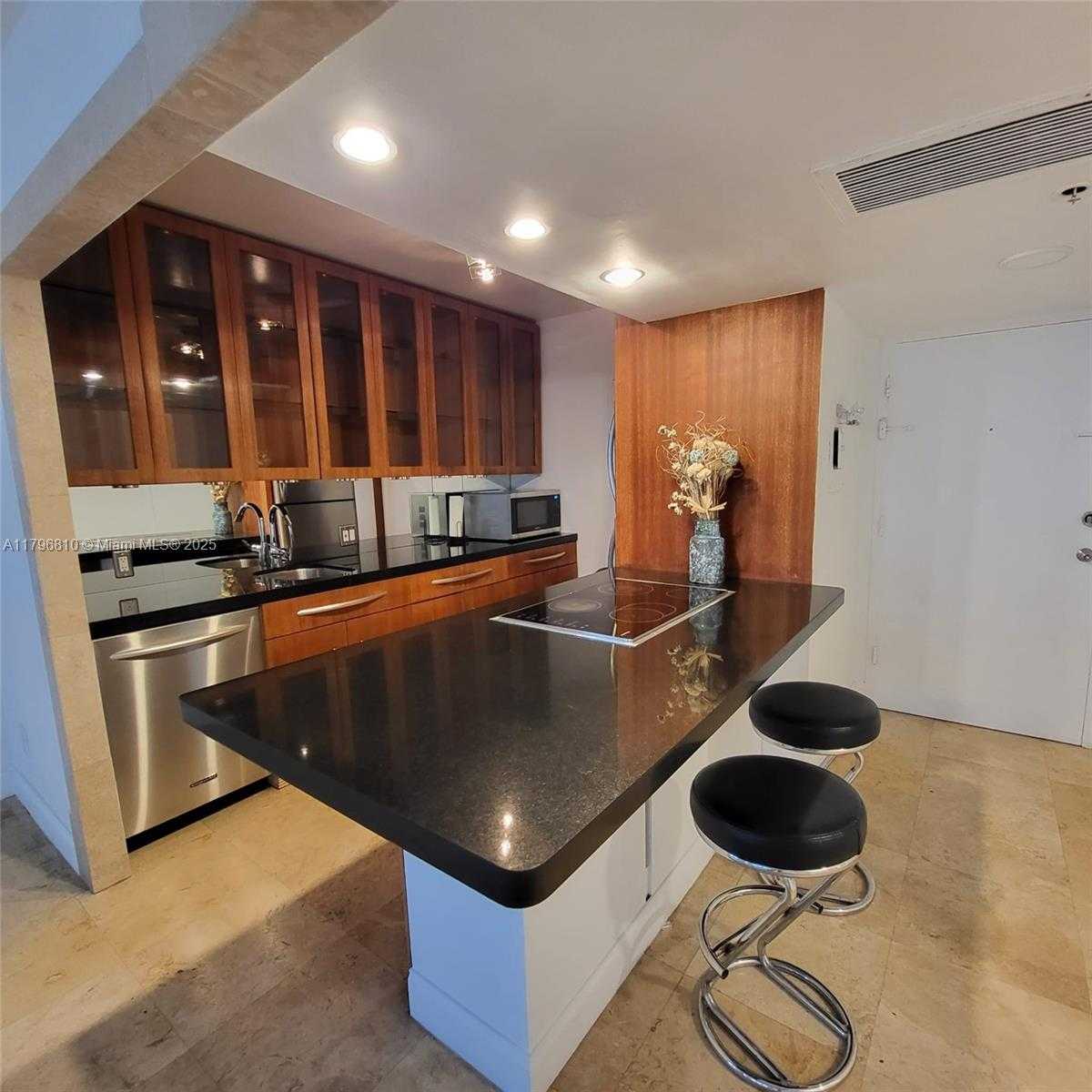 Small Image of 100 LINCOLN RD #1111, Miami Beach Number 3