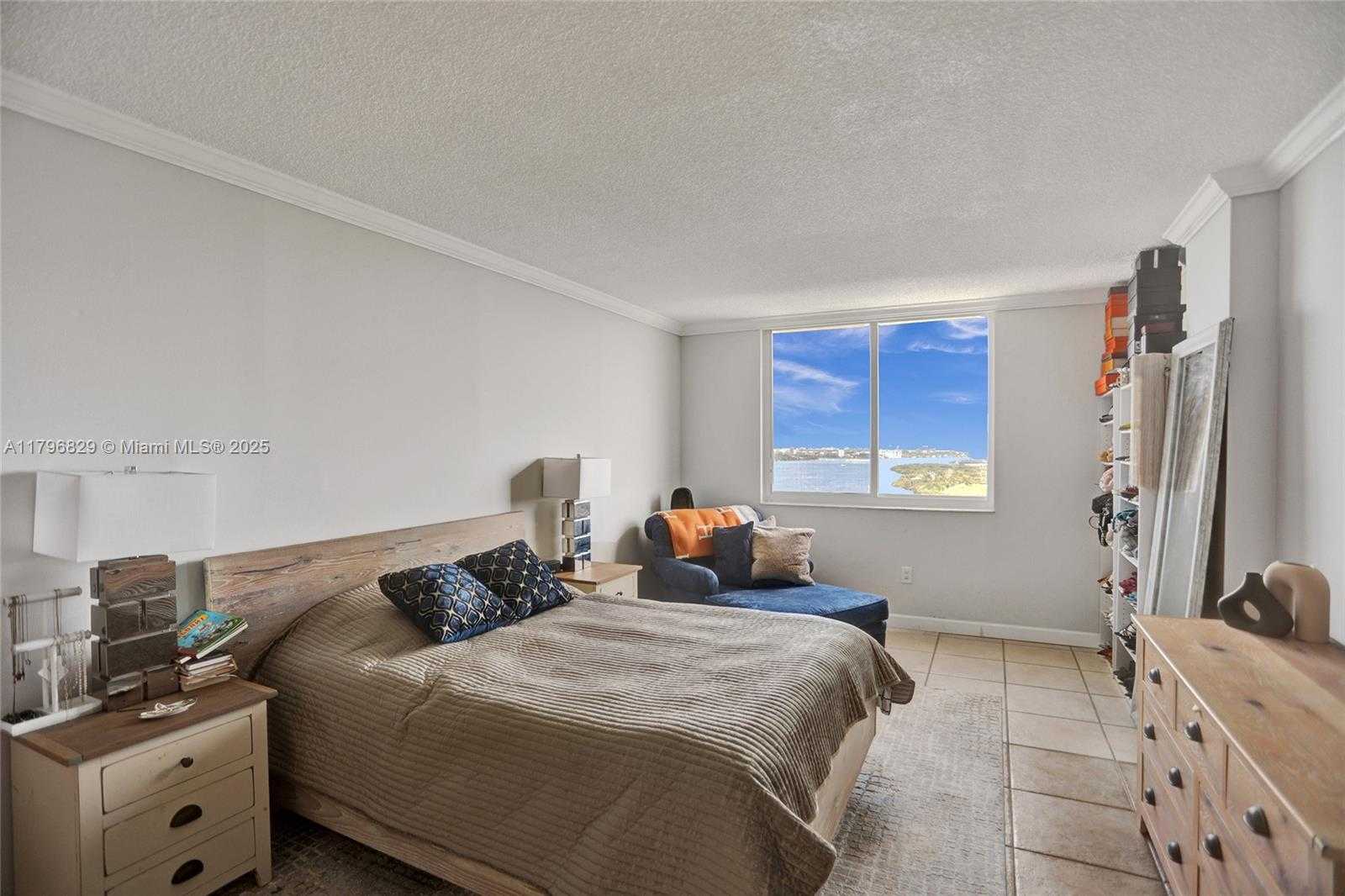 Small Image of 300 BAYVIEW DR #PH10, Sunny Isles Beach Number 18