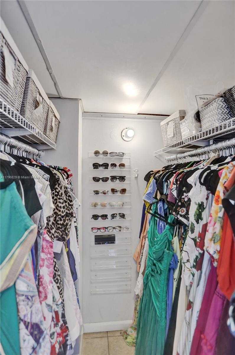 Small Image of 300 BAYVIEW DR #PH10, Sunny Isles Beach Number 20