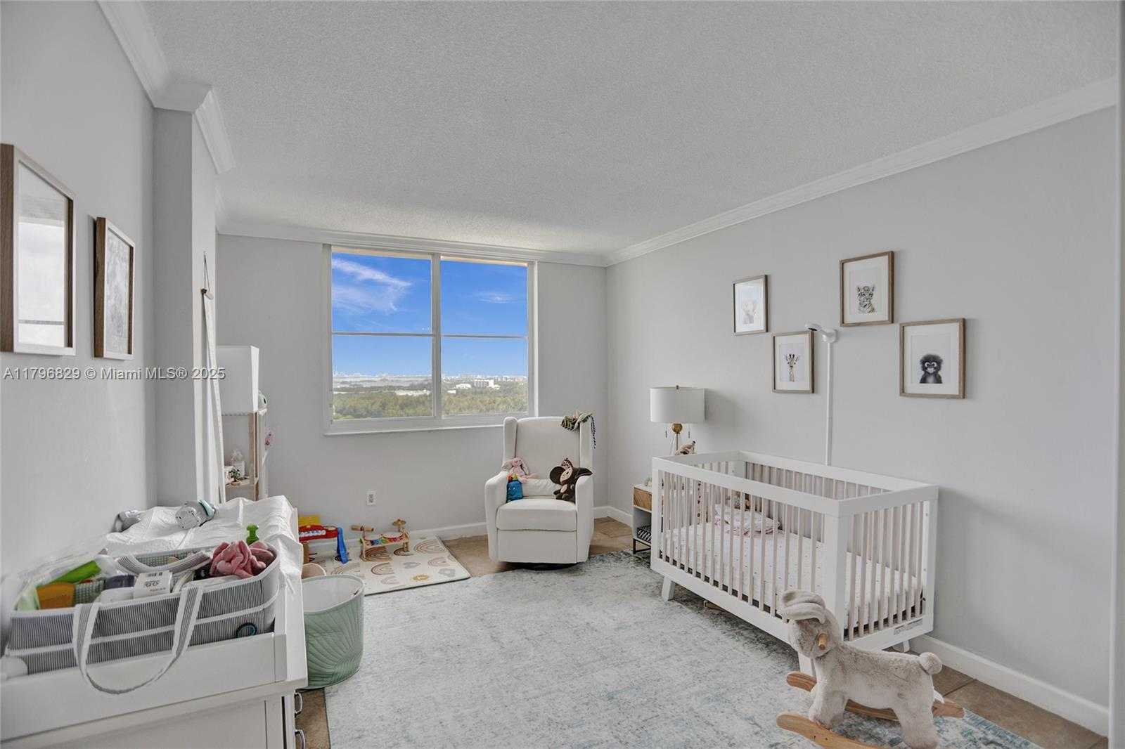 Small Image of 300 BAYVIEW DR #PH10, Sunny Isles Beach Number 22