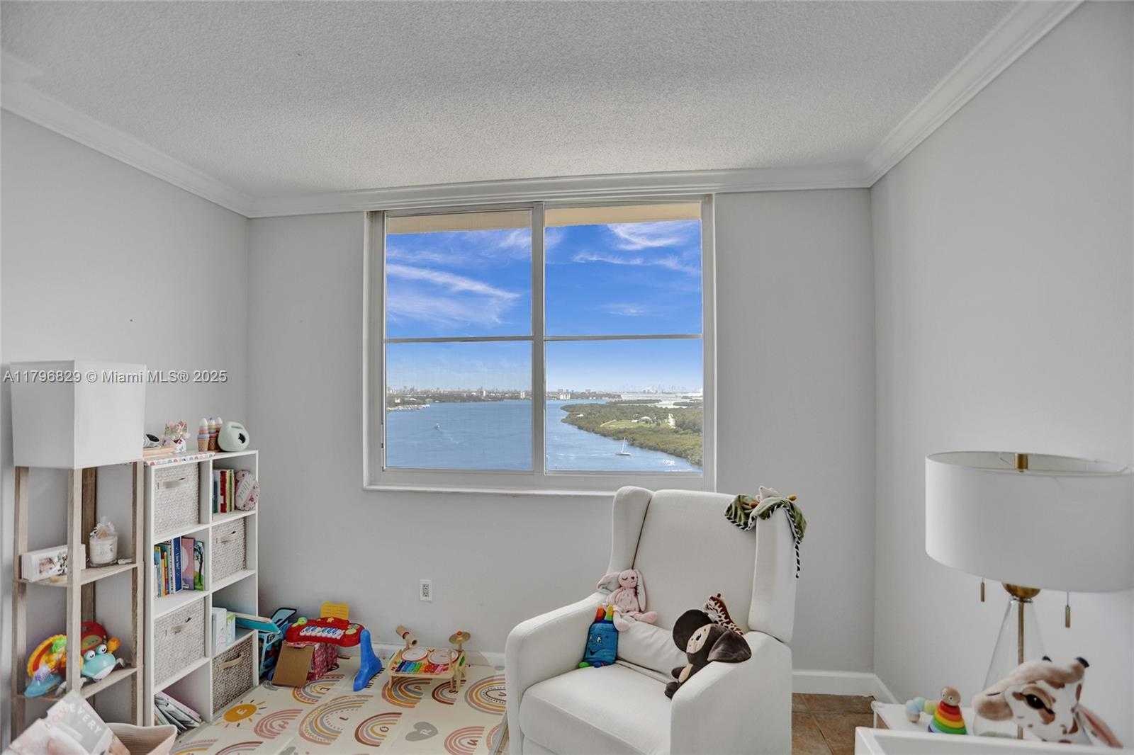 Small Image of 300 BAYVIEW DR #PH10, Sunny Isles Beach Number 24