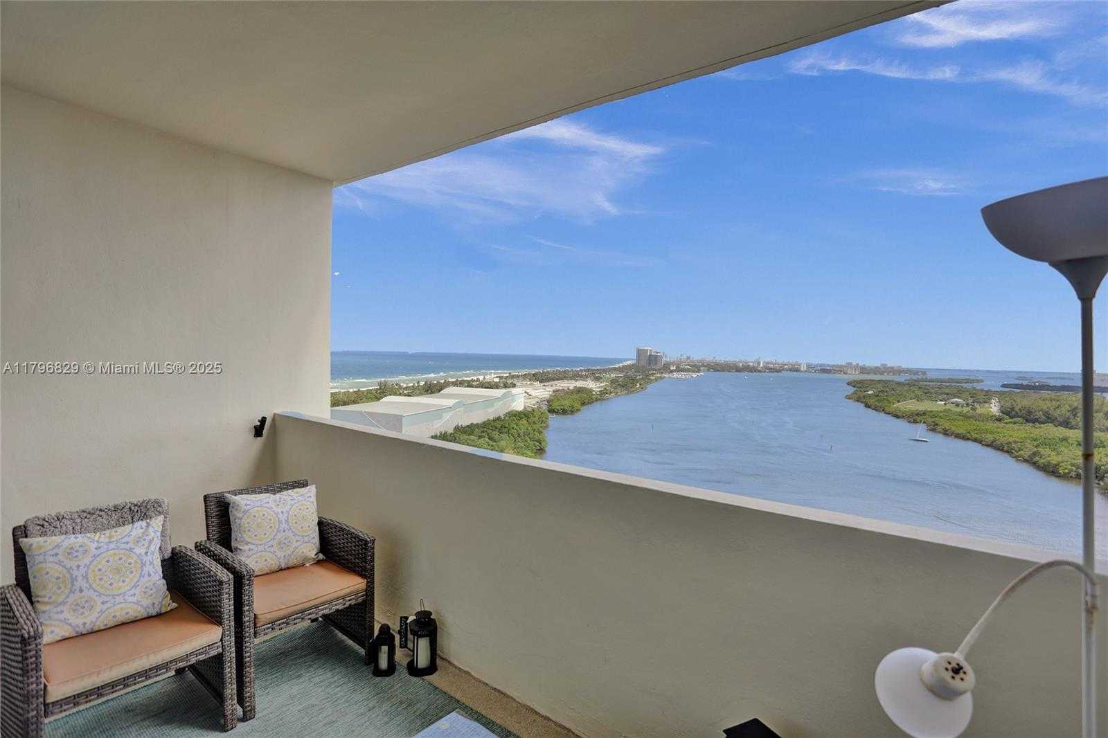 Small Image of 300 BAYVIEW DR #PH10, Sunny Isles Beach Number 4