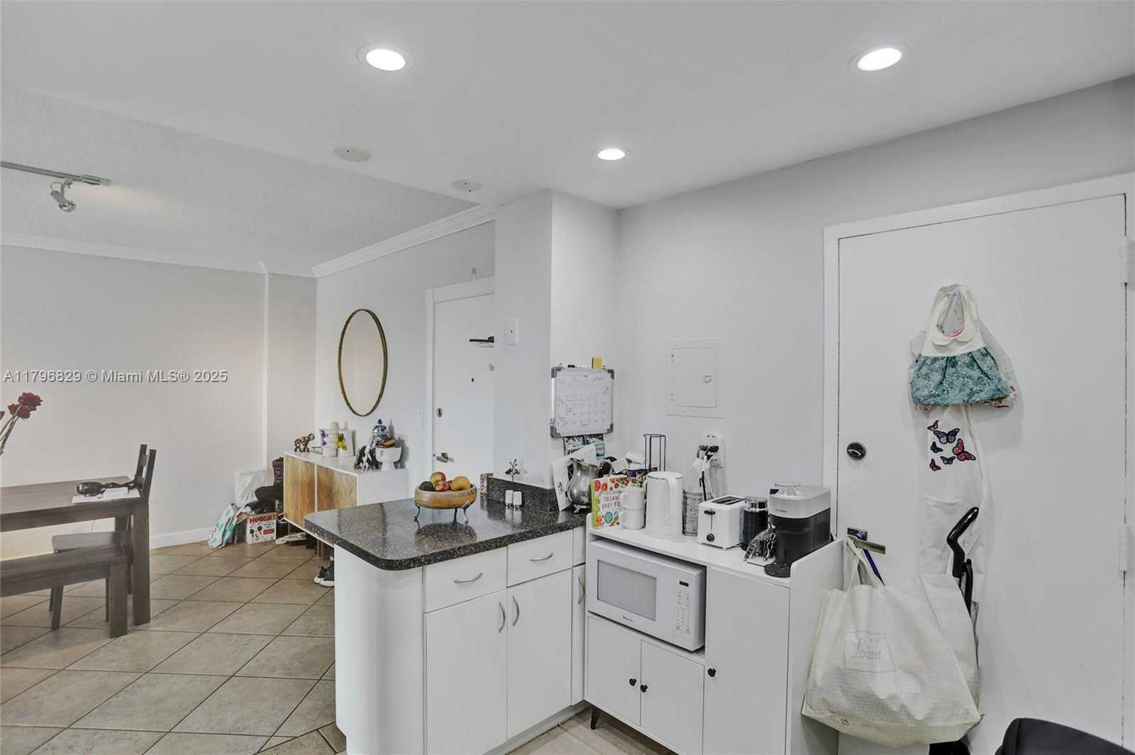 Small Image of 300 BAYVIEW DR #PH10, Sunny Isles Beach Number 9