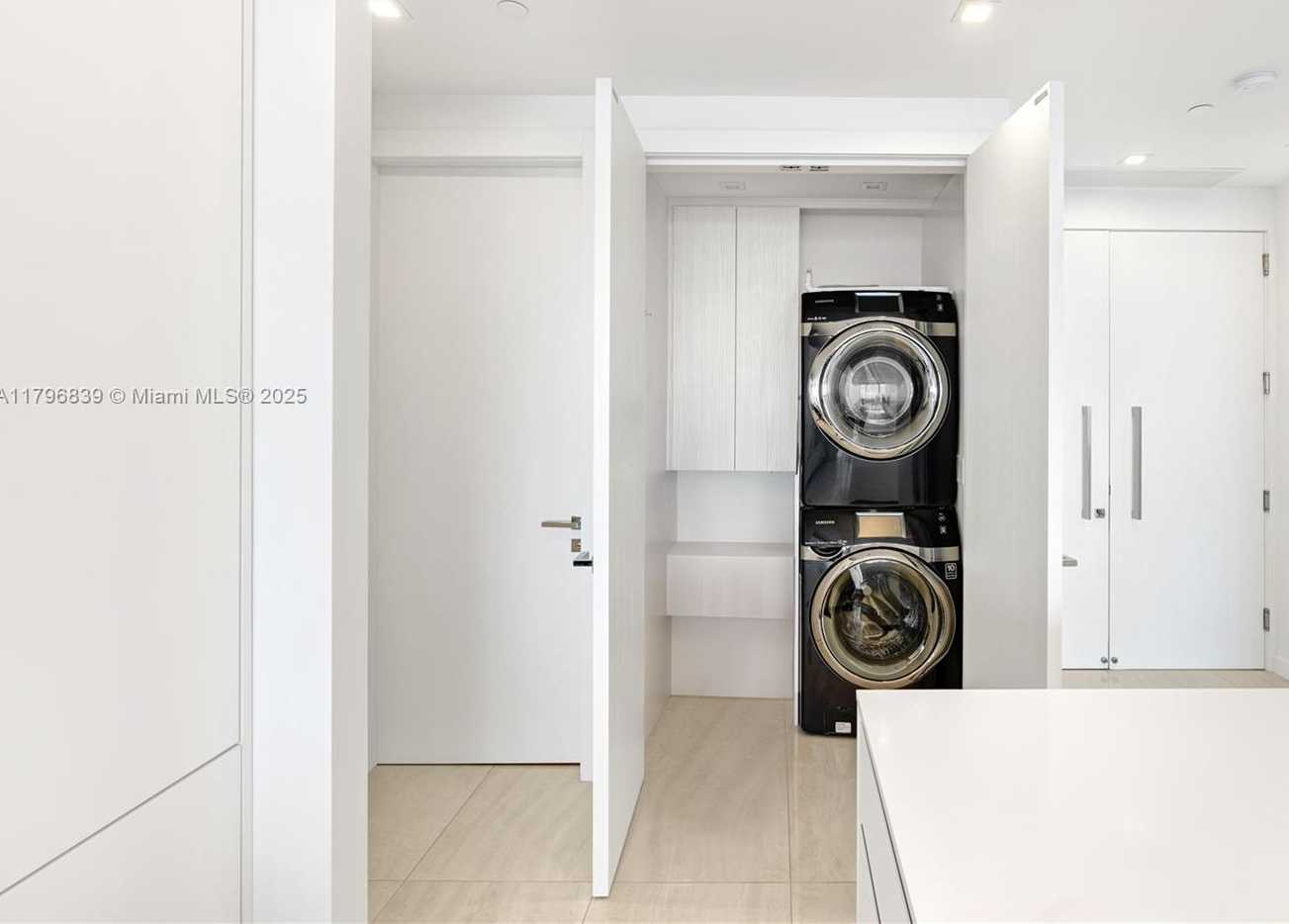 Small Image of 100 SOUTH POINTE DRIVE #903, Miami Beach Number 19