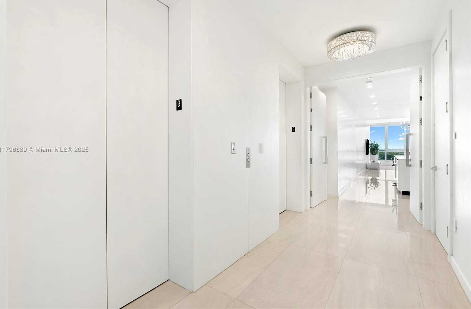 Small Image of 100 SOUTH POINTE DRIVE #903, Miami Beach Number 3