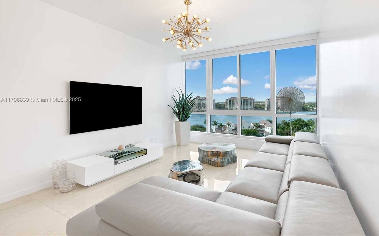 Small Image of 100 SOUTH POINTE DRIVE #903, Miami Beach Number 5