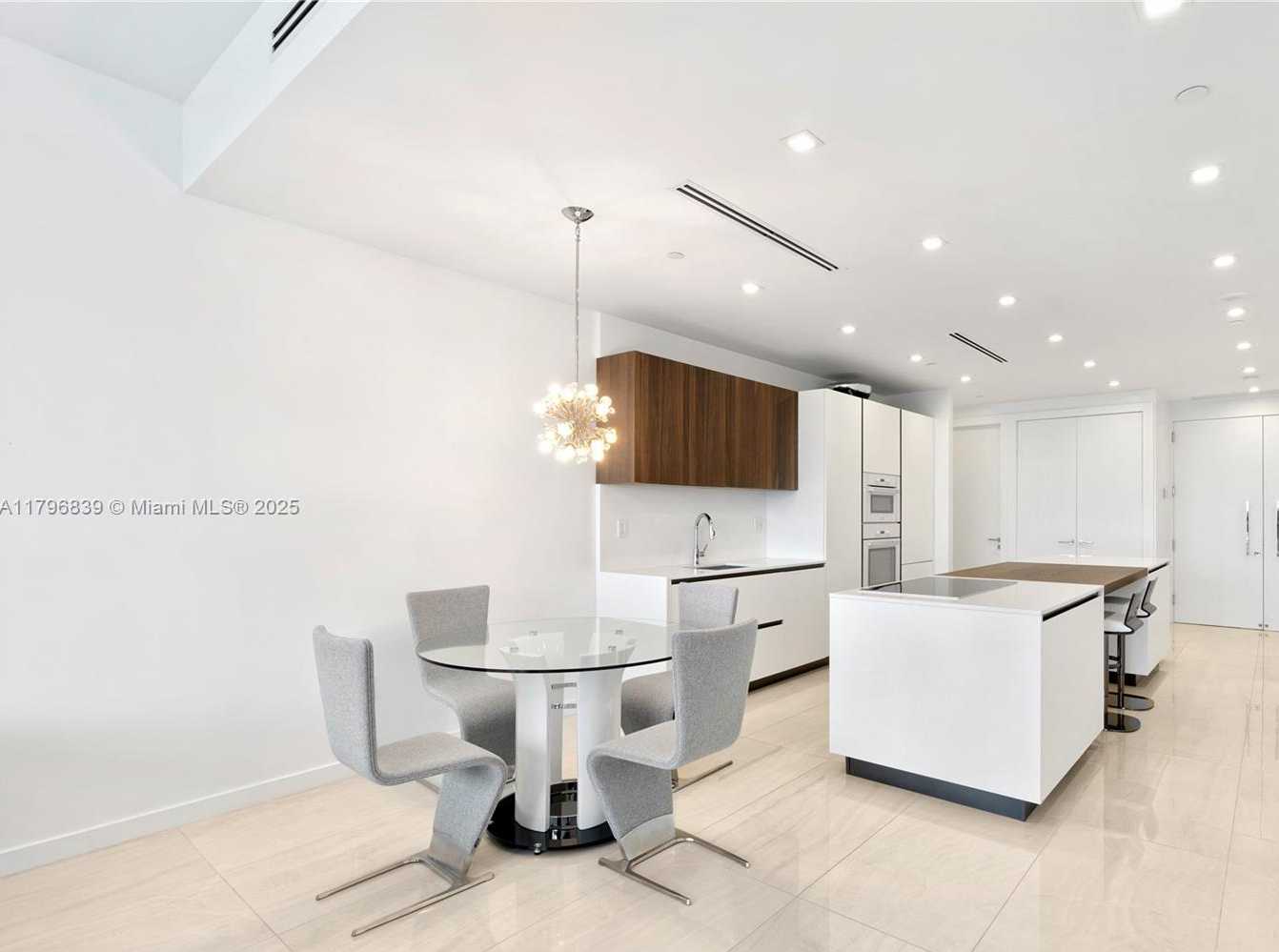 Small Image of 100 SOUTH POINTE DRIVE #903, Miami Beach Number 7