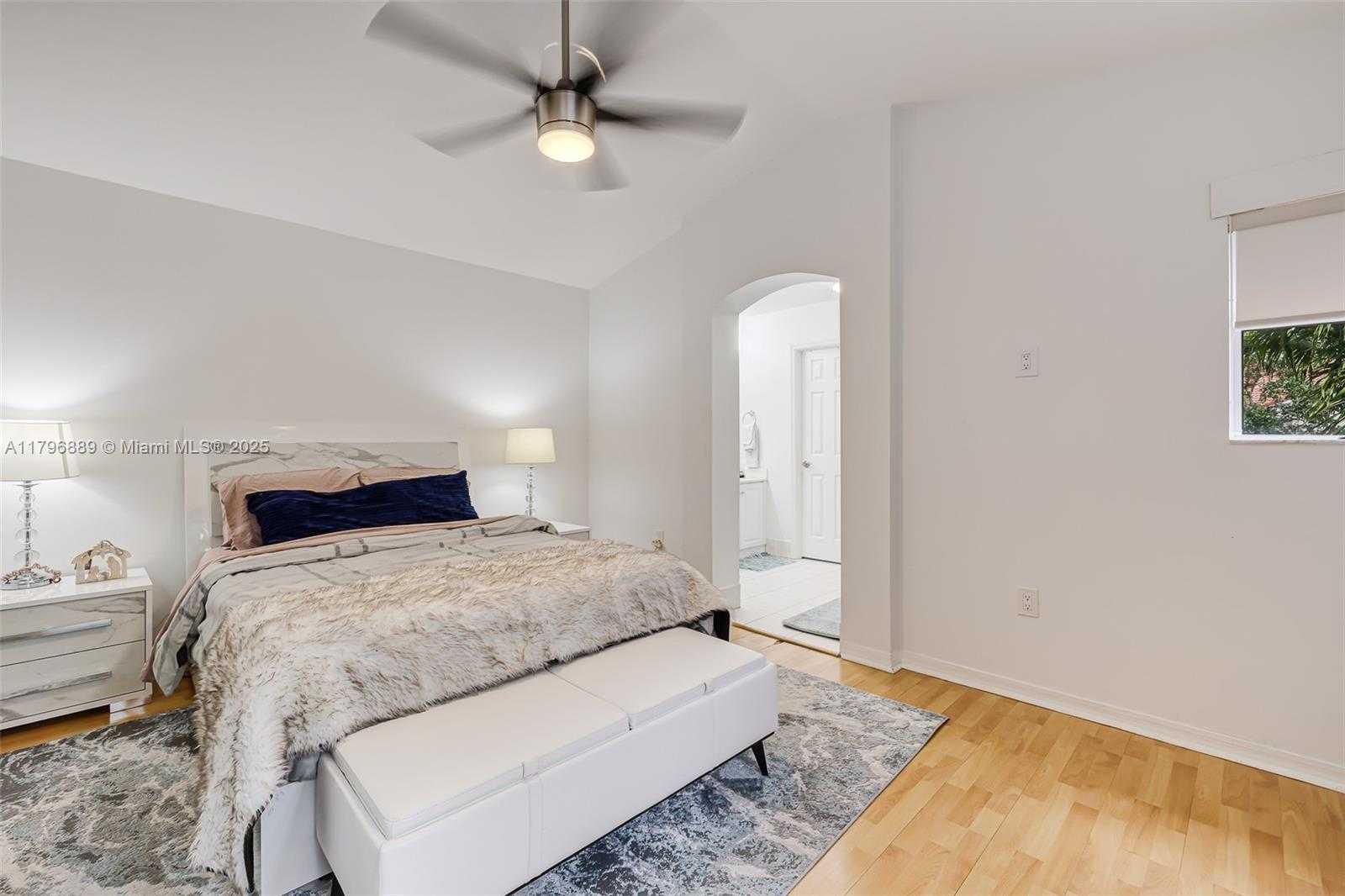 Small Image of 1110 CANELLA LN, Hollywood Number 16