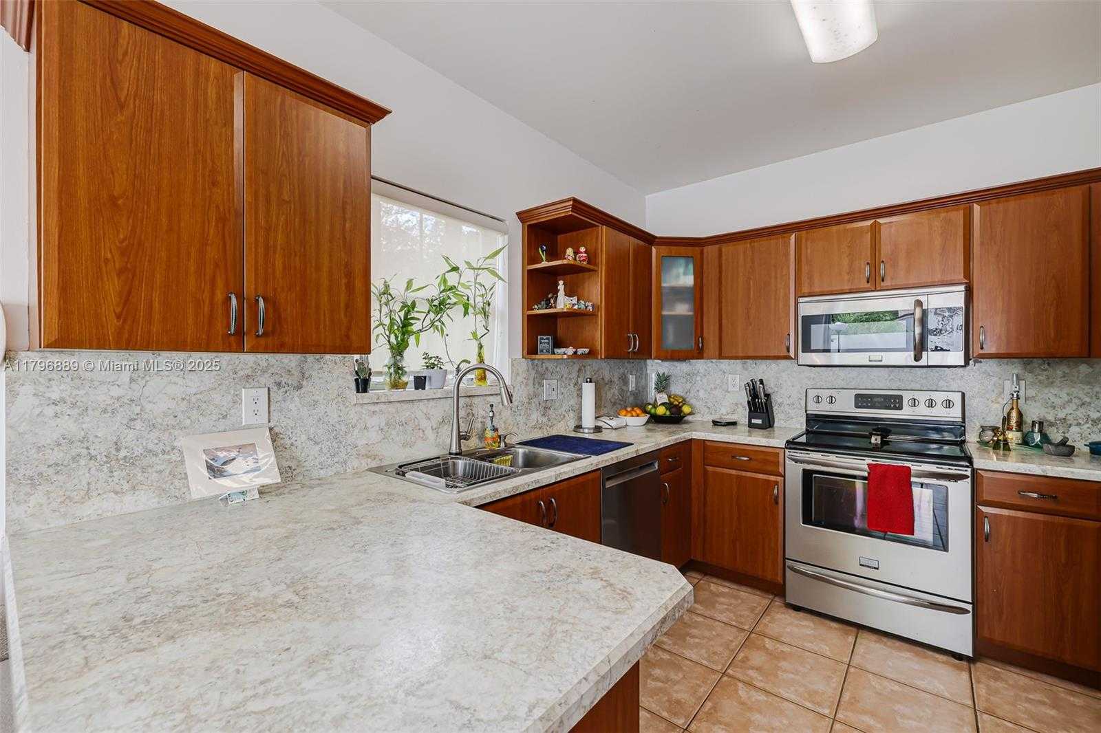 Small Image of 1110 CANELLA LN, Hollywood Number 7