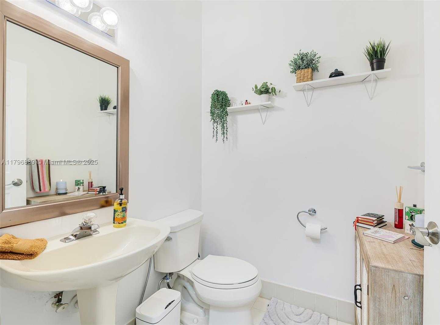 Small Image of 1110 CANELLA LN, Hollywood Number 8