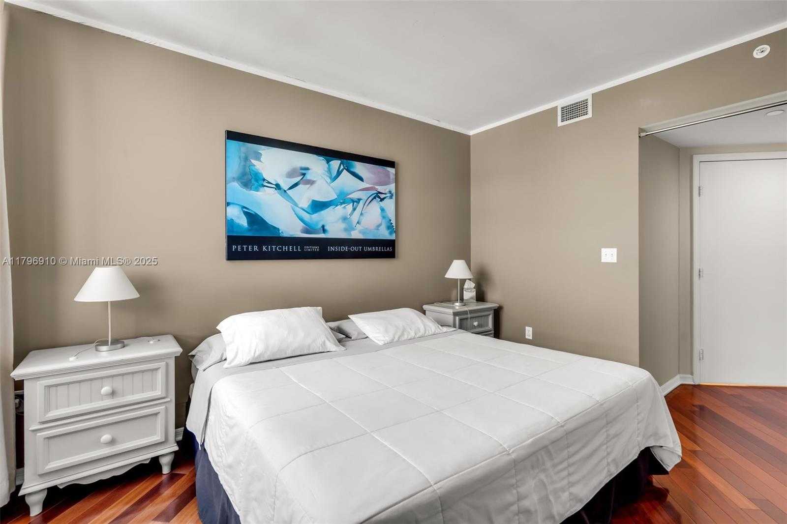 Small Image of 1330 WEST AVE #3003, Miami Beach Number 15