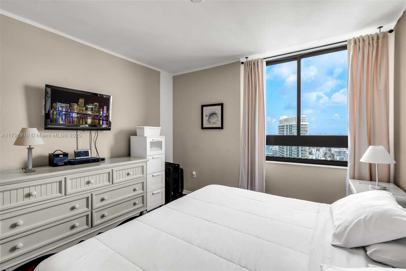 Small Image of 1330 WEST AVE #3003, Miami Beach Number 16