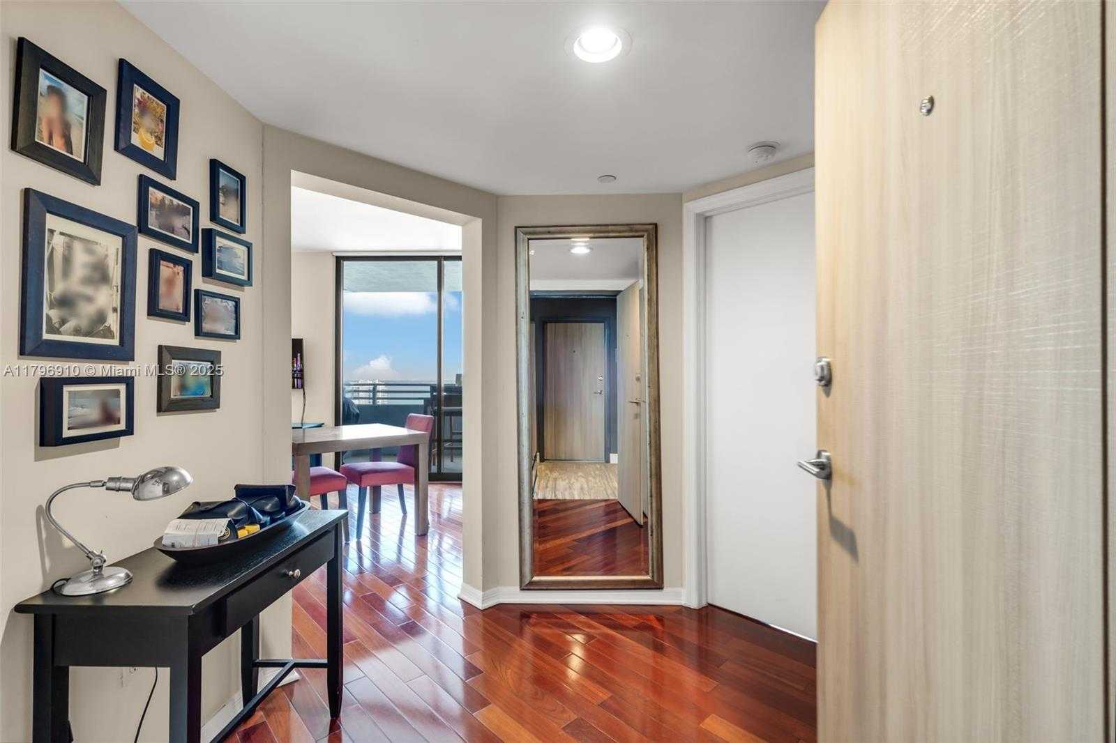 Small Image of 1330 WEST AVE #3003, Miami Beach Number 4