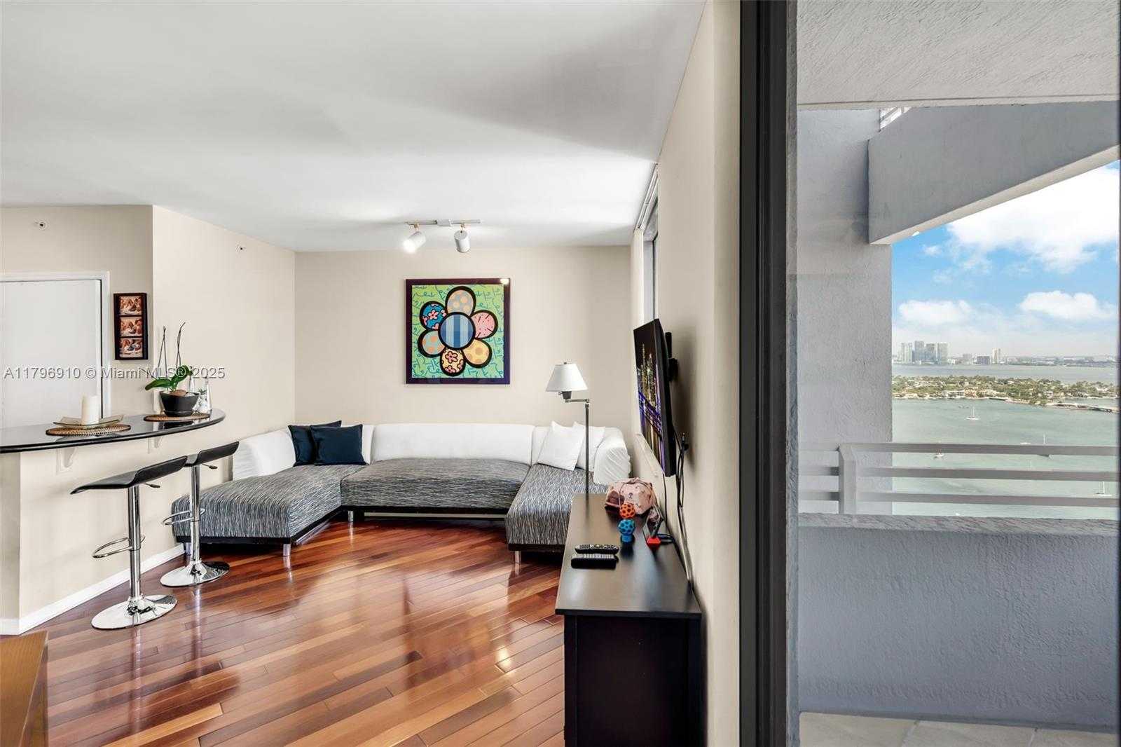 Small Image of 1330 WEST AVE #3003, Miami Beach Number 7