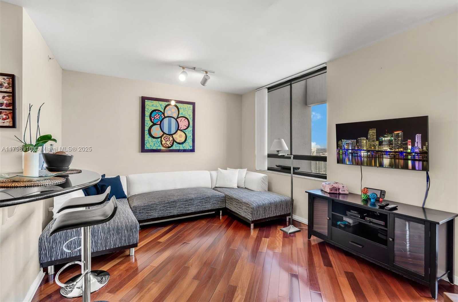 Small Image of 1330 WEST AVE #3003, Miami Beach Number 9