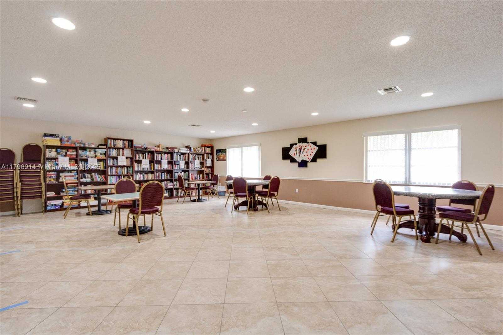 Small Image of 1005 COUNTRY CLUB DR #307, Margate Number 24