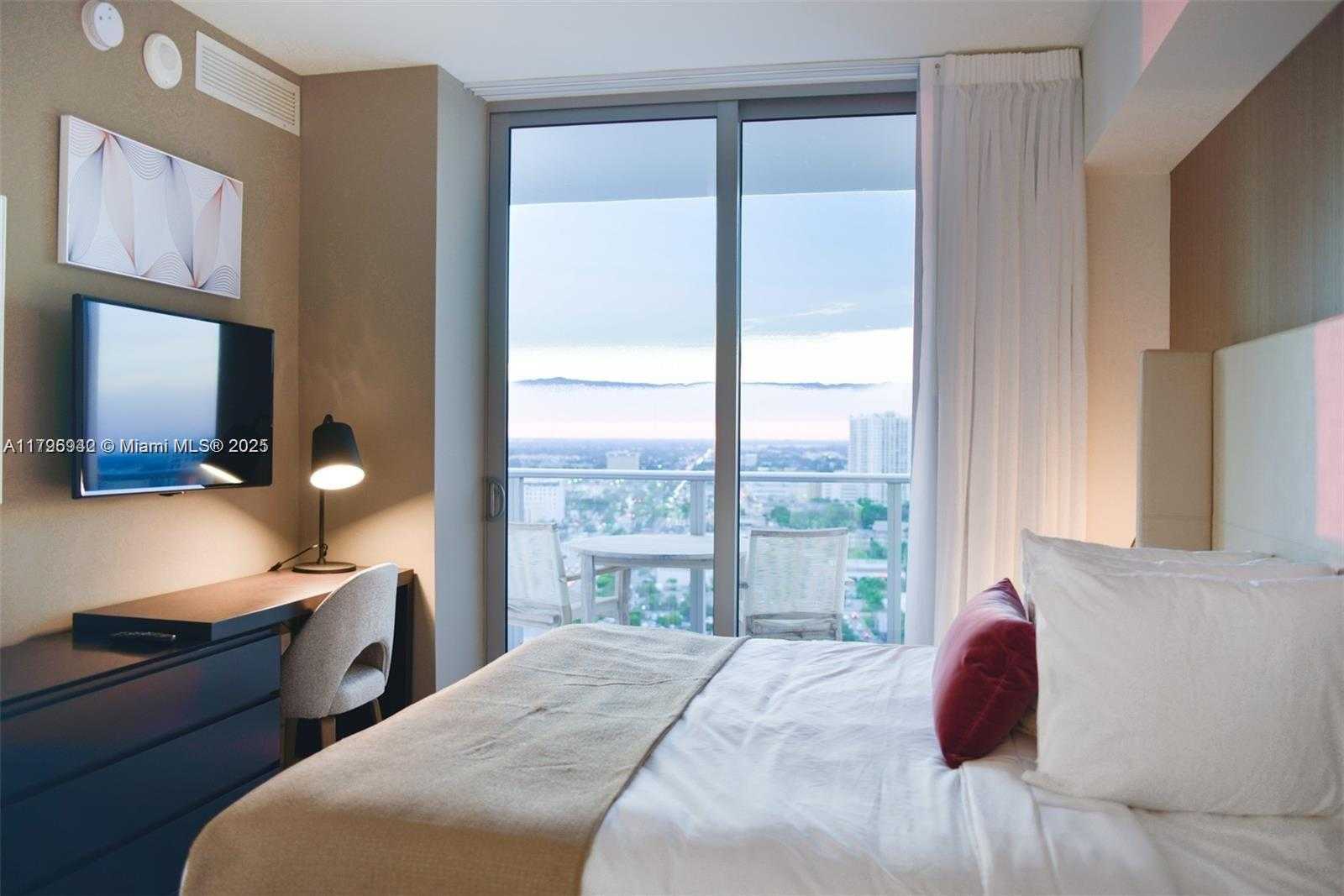 Small Image of 4010 SOUTH OCEAN DR #R1606, Hollywood Number 12