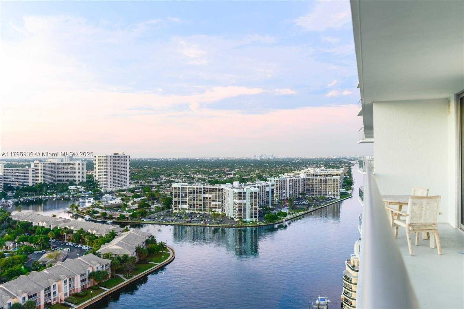Small Image of 4010 SOUTH OCEAN DR #R1606, Hollywood Number 3