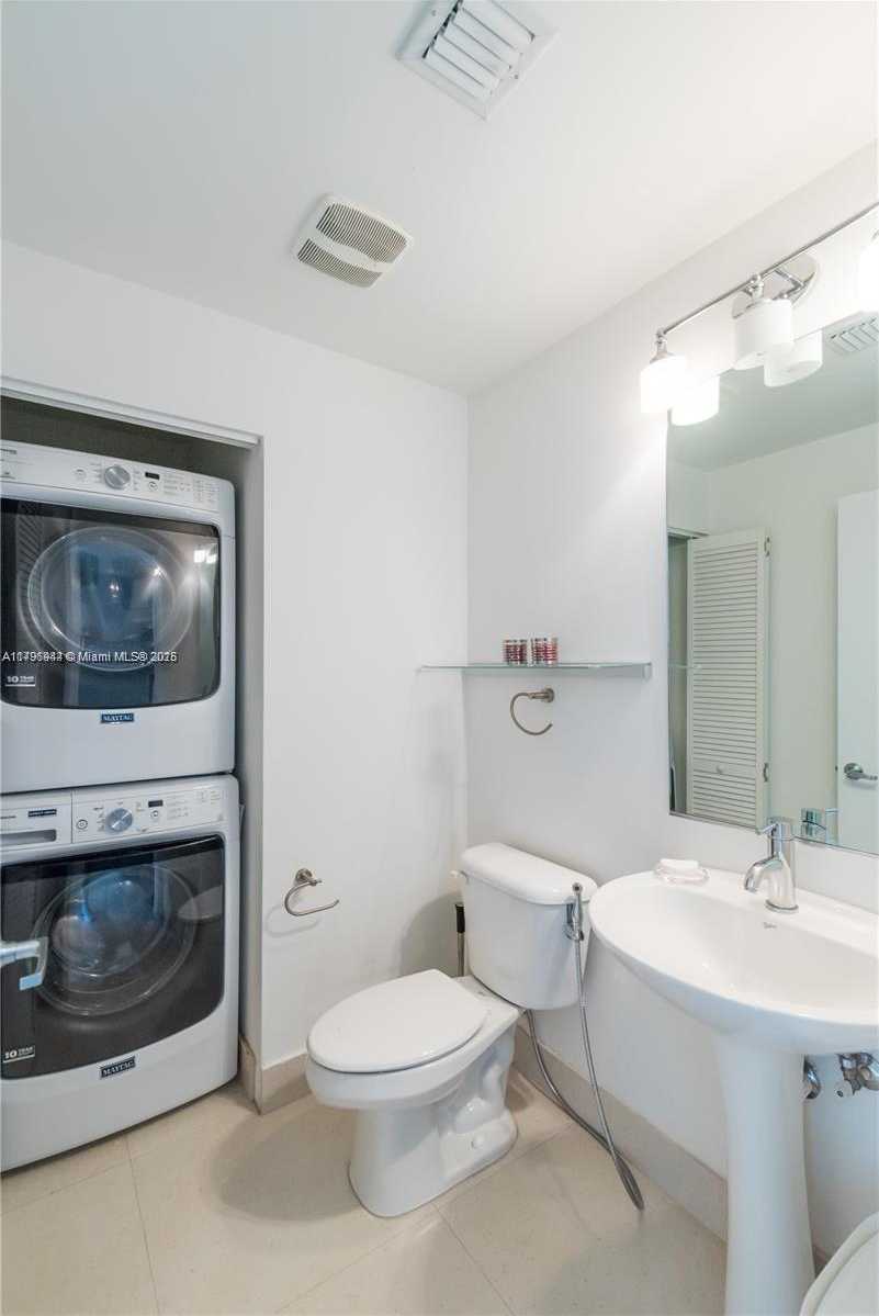 Small Image of 888 BISCAYNE BLVD #2103, Miami Number 13