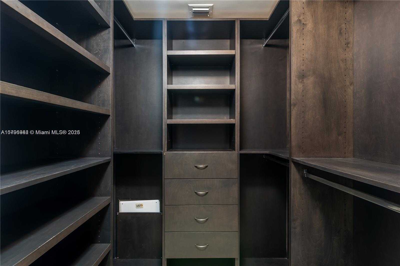 Small Image of 888 BISCAYNE BLVD #2103, Miami Number 16
