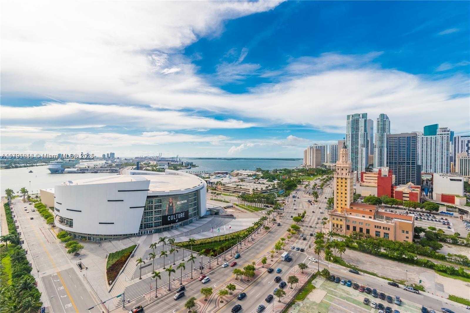 Small Image of 888 BISCAYNE BLVD #2103, Miami Number 2